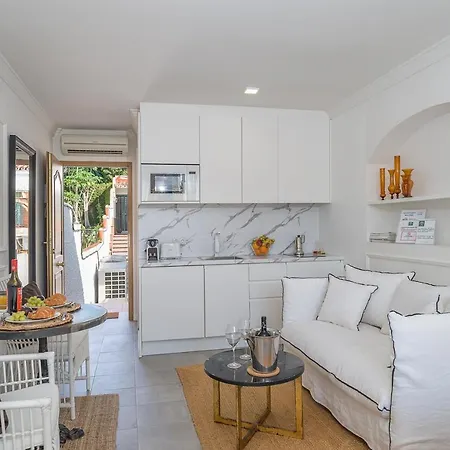 Bianca Chic - Carihuela At 300m