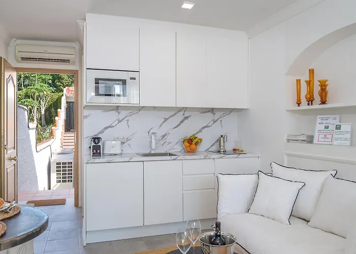 Bianca Chic - Carihuela At 300m Torremolinos